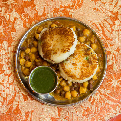 Bollywood Theater prepares its Aloo Tikki with our Tikka Masala