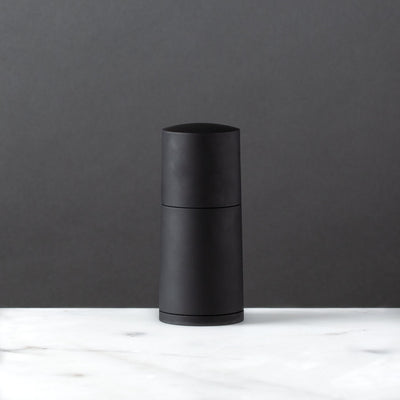 Microplane Spice Mill, Black, for kitchen table or kitchen