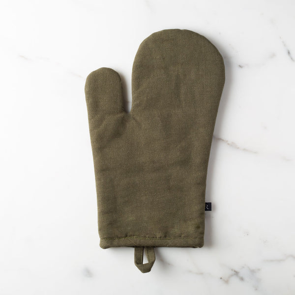 https://reluctanttrading.com/cdn/shop/products/Oven_Mitt_Cotton_Canvas_Olive_Green_Reluctant_Trading_600x.jpg?v=1629326942